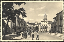 Lublin. Bahnhofstraβe mit Magistratsgebäude
