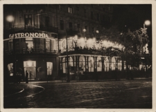 Warszawa. U zbiegu Nowego Świata i Al. 3. Maja wieczorem