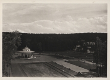 Morszyn (woj. stanisławowskie). Fragment parku z Pijalnią