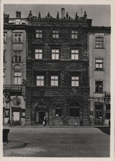 Lw&oacute;w. Rynek, czarna kamienica