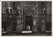 Kraków. Przed Kościołem Św. Piotra