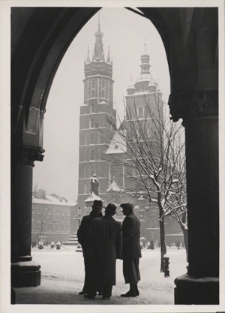 Kraków. Kościół Mariacki w zimie