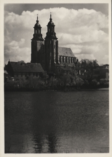 Gniezno. Katedra i jezioro