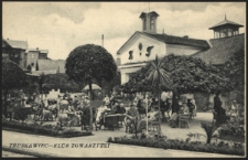 Truskawiec-Klub Towarzyski